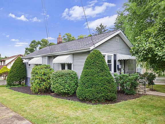 2nd image of 1369 Tonawanda Ave