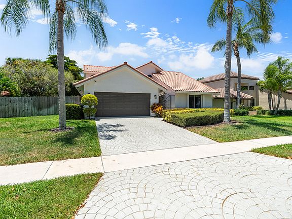 3rd image of 23173 L'Ermitage Circle