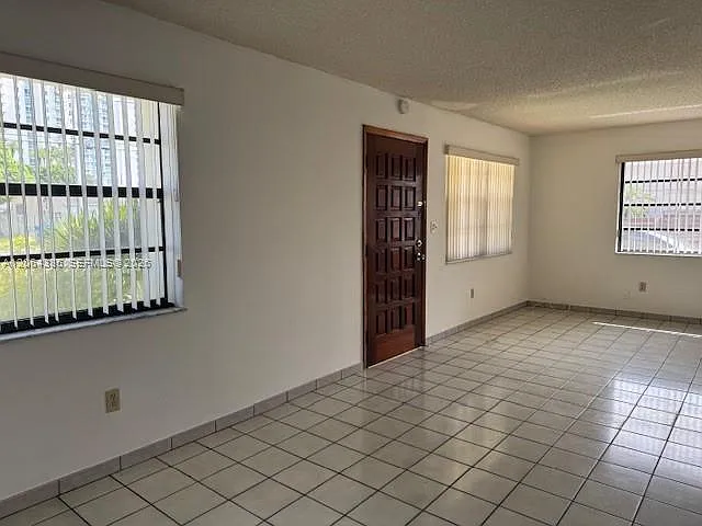 3022 SW 23rd St #3022 — Photo 2