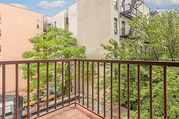 Rented by Living New York | media 12