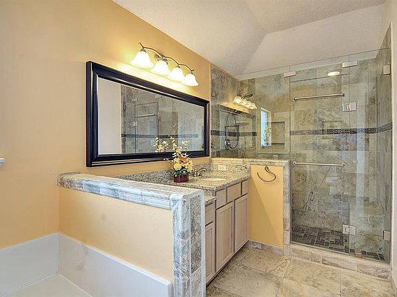 4th image of 803 Palomino Dr