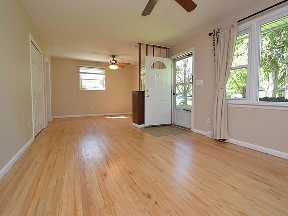 2nd image of 3157 Baylis Dr