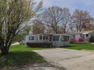 2 Oak Hill Dr, Hampstead, NH 03841