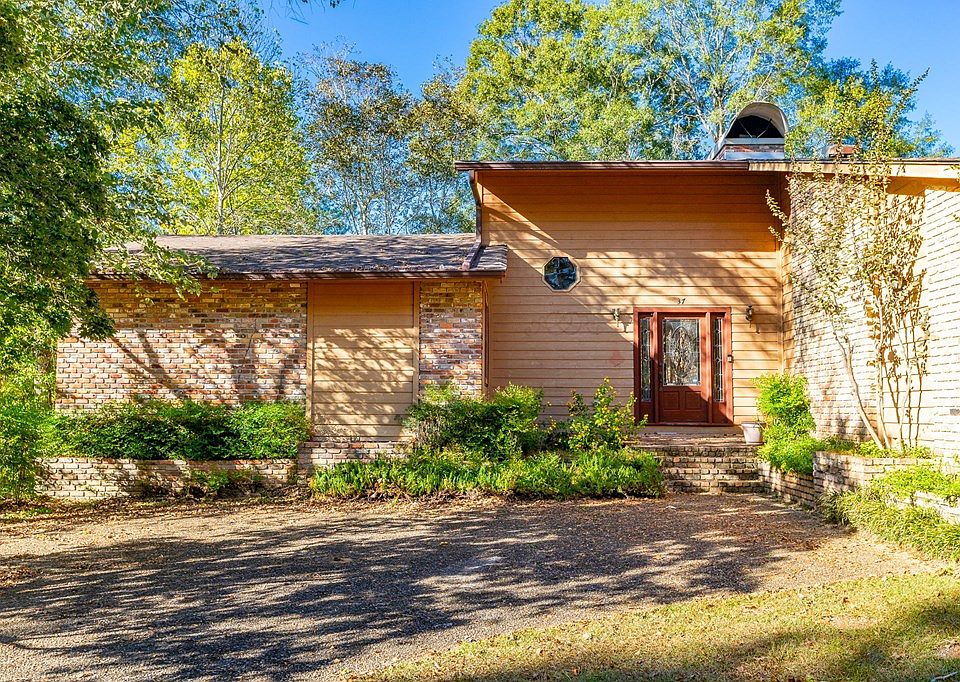 37 Tallahoma Dr W, Laurel, MS 39440 | Zillow