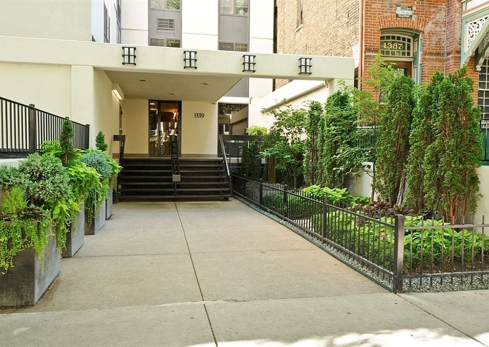 1st image of 1339 N Dearborn St APT 6C