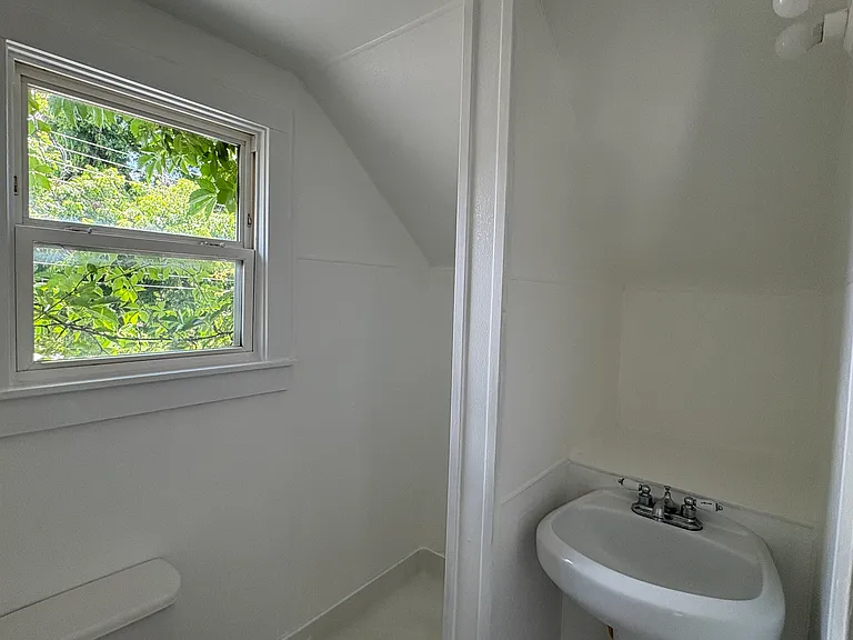 523 1/2 E Harrison Ave — Photo 7