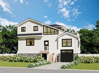 68 Ann Dr S, Freeport, NY 11520