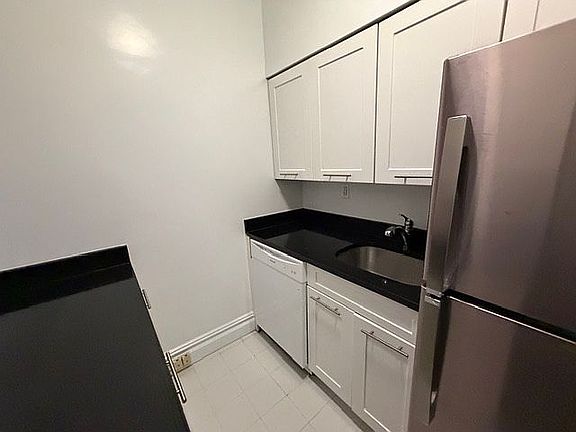 5th image of 154 W 70th St APT 6S