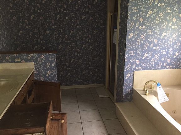 2nd image of 1011 N 14th St