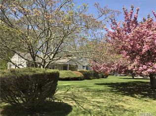 475 Moores Ln N, Greenport, NY 11944