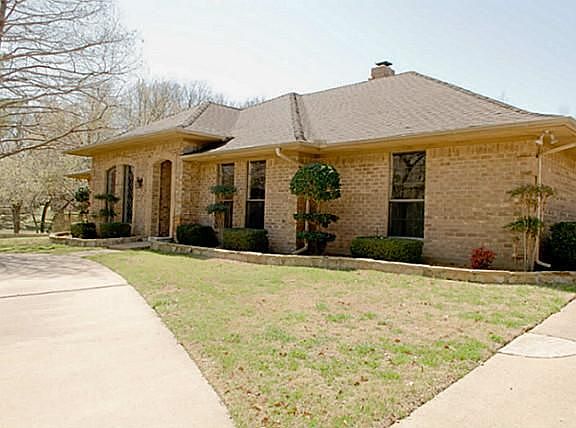 2nd image of 117 Sellmeyer Ln