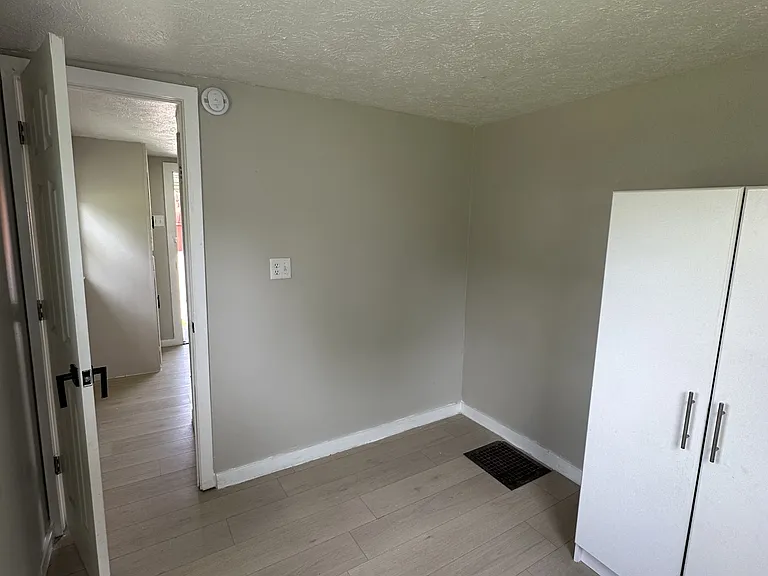 2703 S Walnut St — Photo 12
