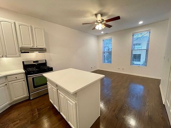 3rd image of 2246 N Magnolia Ave APT 2F
