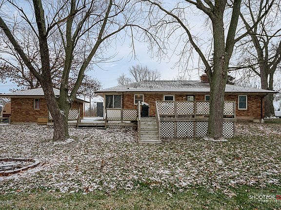 3rd image of 823 64th Ave
