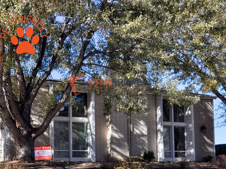 7290 S Racquet Club Dr