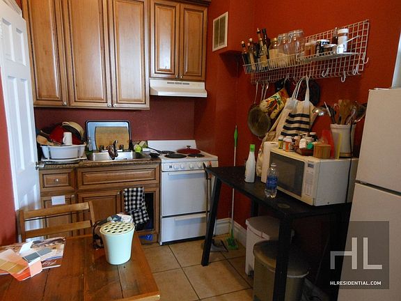 2nd image of 210 Park Pl APT 5A