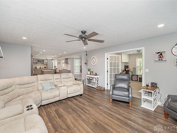 3rd image of 3674 Winter Hill Dr