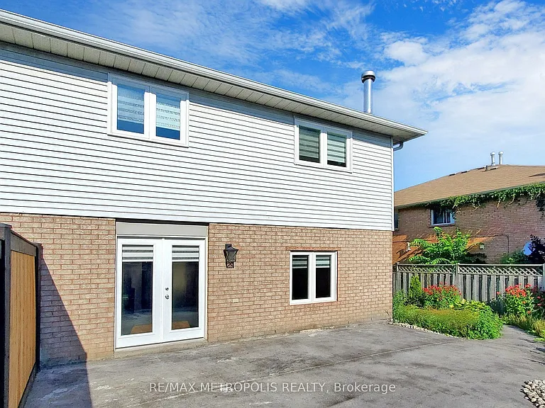 17 Porritt St #LOWER — Photo 25