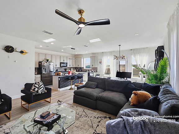 3rd image of 528 Bronze Forest Dr