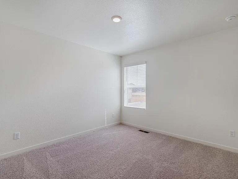 4992 Abigar St — Photo 9