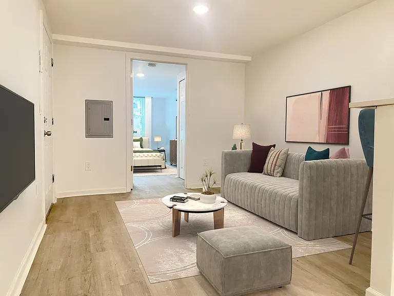 205 8th St #G1 — Photo 1