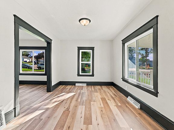 5th image of 202 W 9th St