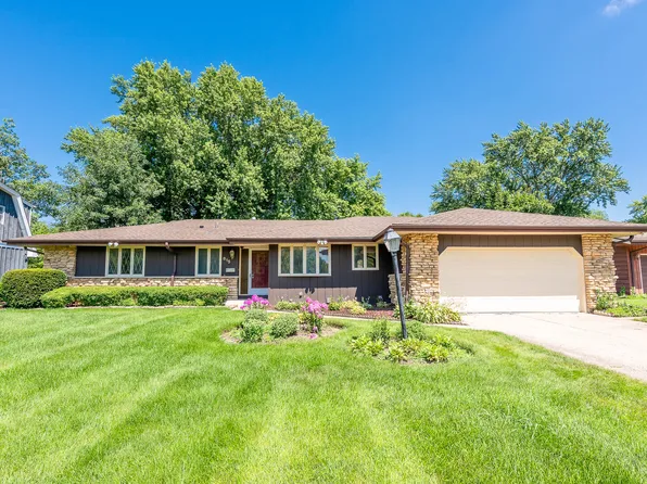 815 Ruth Dr, Elgin, IL 60123