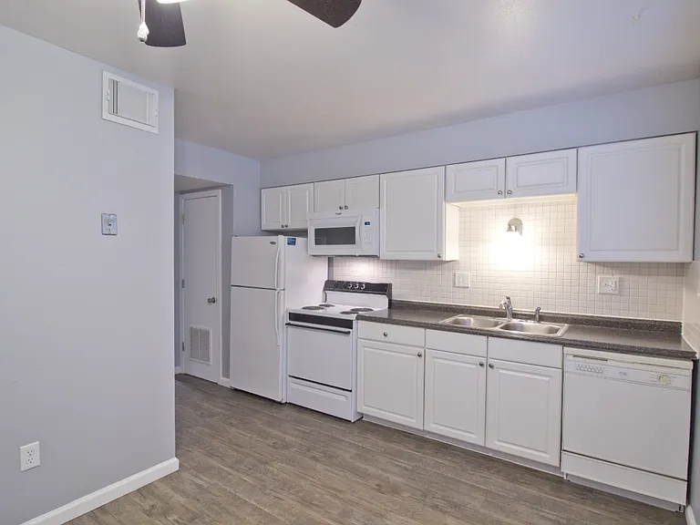 400 W Union St — Photo 46