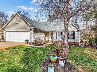 8209 Lantana Dr, Denver, NC 28037