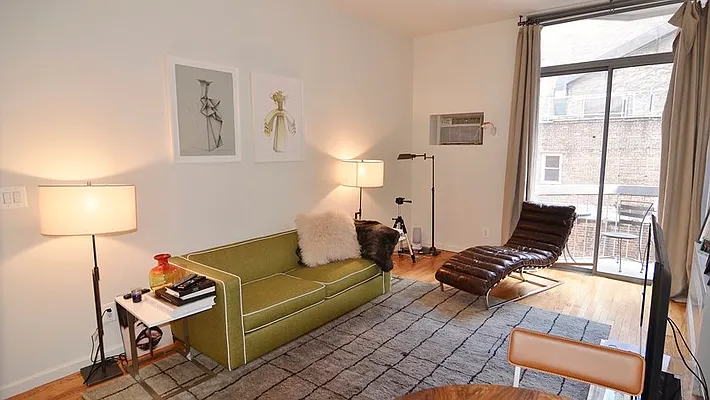 Rented by Park Property Advisors | media 9