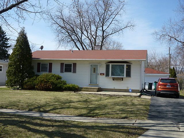 1st image of 821 Pearson Dr