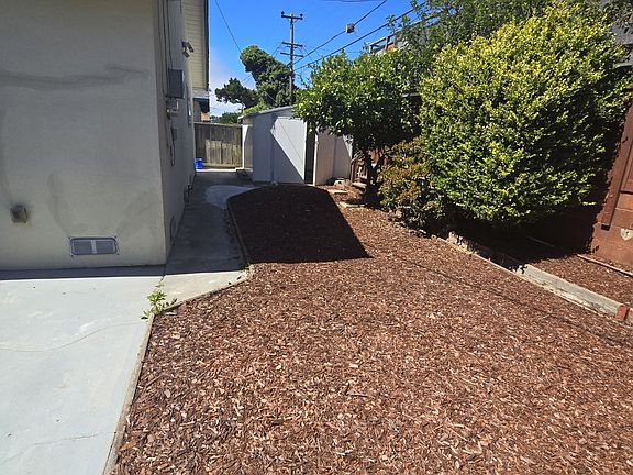 2nd image of 2695 Shannon Dr
