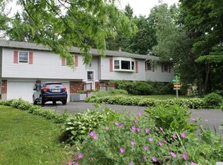 11 Lindenwald Ct, Kinderhook, NY 12106