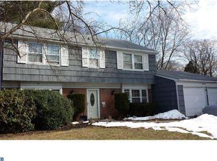 91 E River Dr, Willingboro, NJ 08046