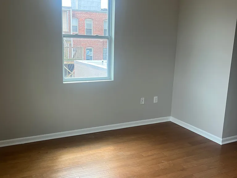 2407 Brookfield Ave — Photo 18