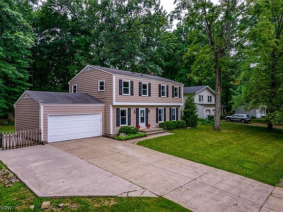 3rd image of 2020 Willowdale Dr