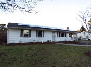 13 Penikese St, Wareham, MA 02571