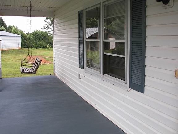 3rd image of 1170 White House Ln
