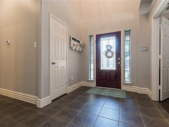 4th image of 13239 Bavarian Dr