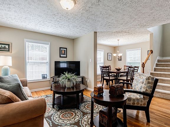 5th image of 187 Lake Dr