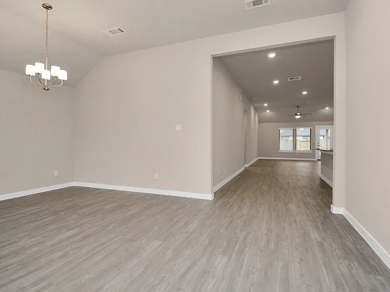 2734 San Bernard Dr — Photo 6