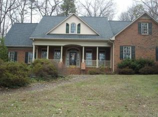 108 Trafalgar Dr, Lexington, NC 27292