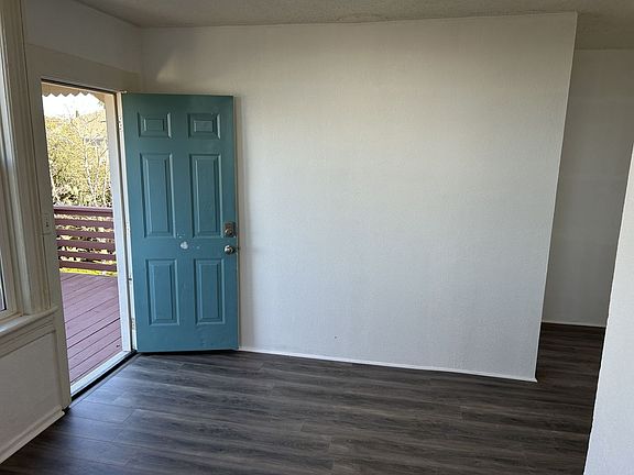 3rd image of 544 Grant St