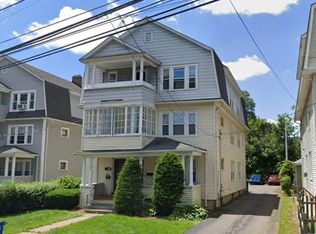 219 Quaker Ln S, West Hartford, CT 06119