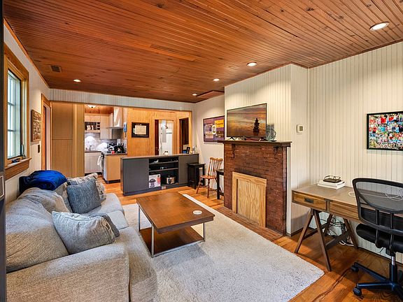 5th image of 803 Woodland Ave APT A