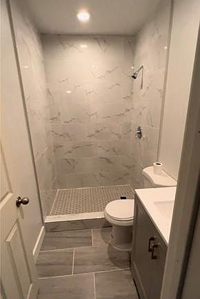 4th image of 2870 Caulfield Dr