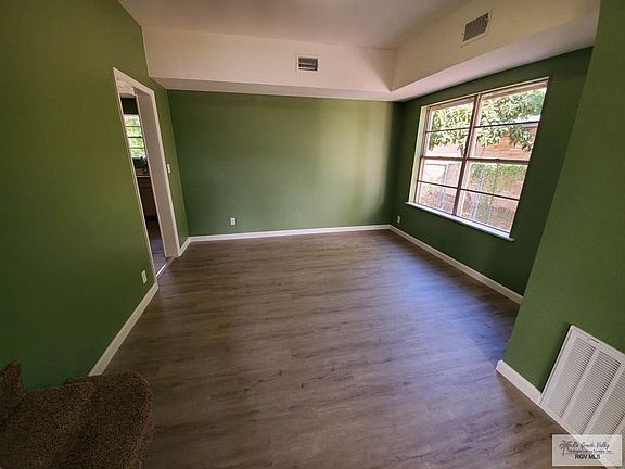 5th image of 510 W Buchanan Ave