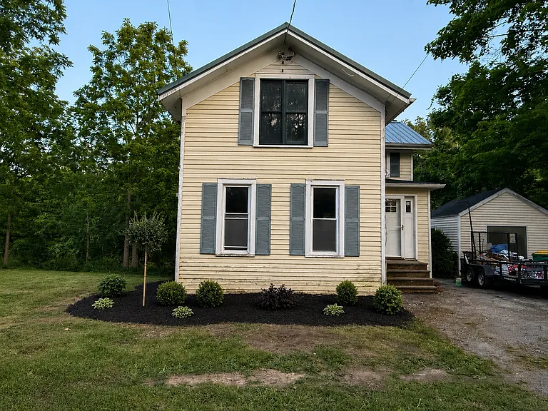 7246 Tonawanda Creek Rd — Photo 2