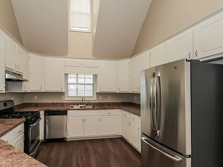 128 Alexander Dr — Photo 9
