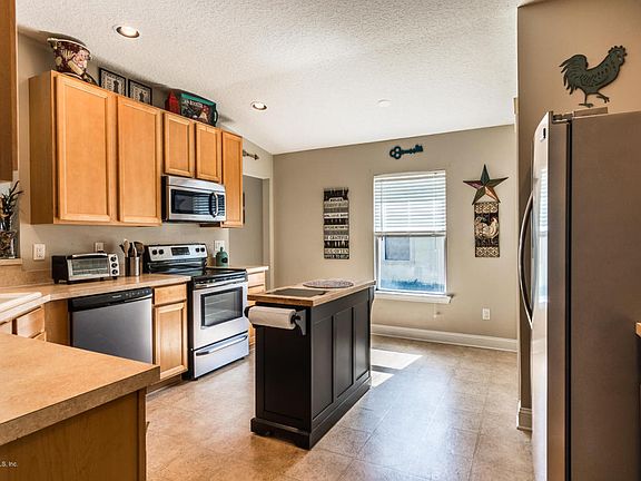 4th image of 1404 Bitterberry Dr